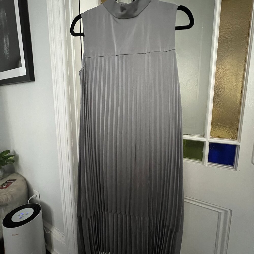 Avantlook Pleated Midi Dress